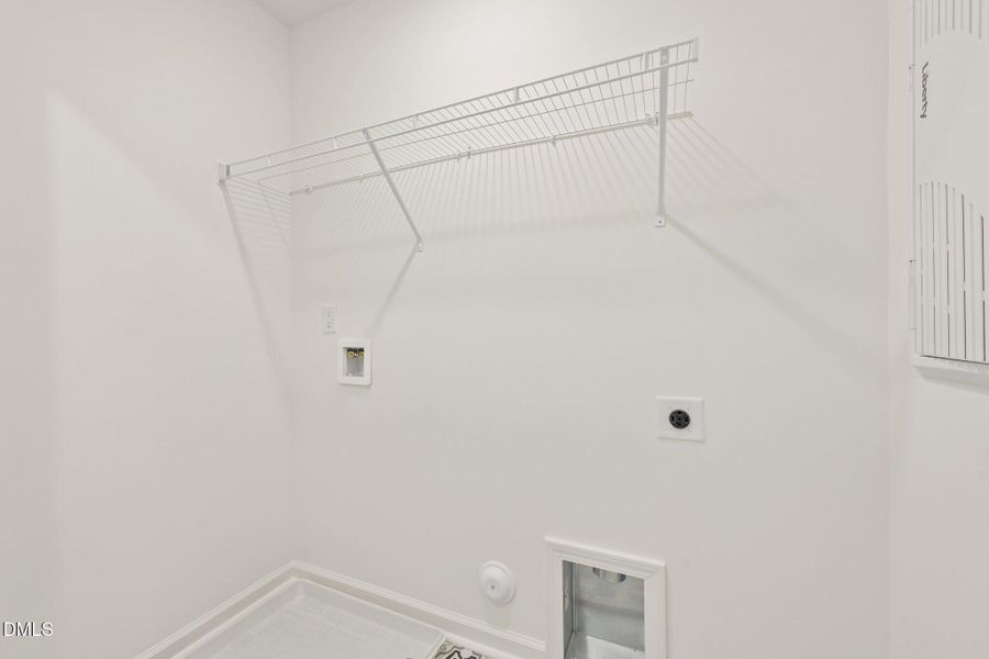 27-web-or-mls-Glen Lyon Dr-S2706-027