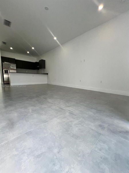 Image 18 of a home in .