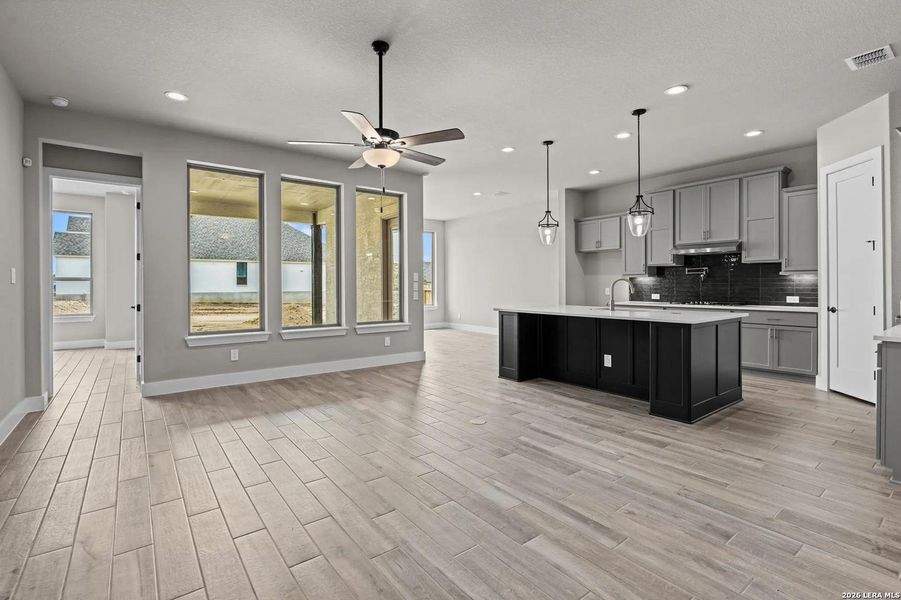 Spacious, unfurnished interior of a new home in Ventana - 60', Bulverde (Image 16).