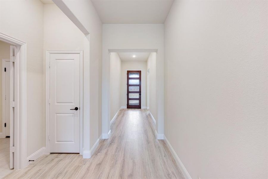 Spacious, unfurnished interior of a new home in Silo Mills, Joshua (Image 29). Spacious, unfurnished interior of a new home in Silo Mills, Joshua (Image 29).