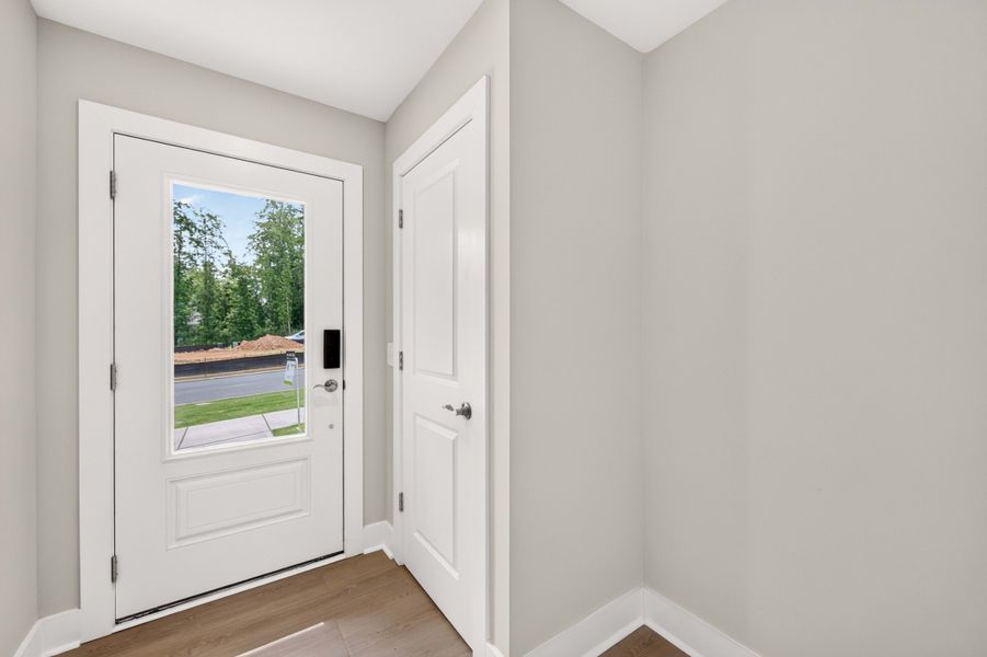 Spacious, unfurnished interior of a new home in Context at Oakhurst, Charlotte (Image 18). Spacious, unfurnished interior of a new home in Context at Oakhurst, Charlotte (Image 18).