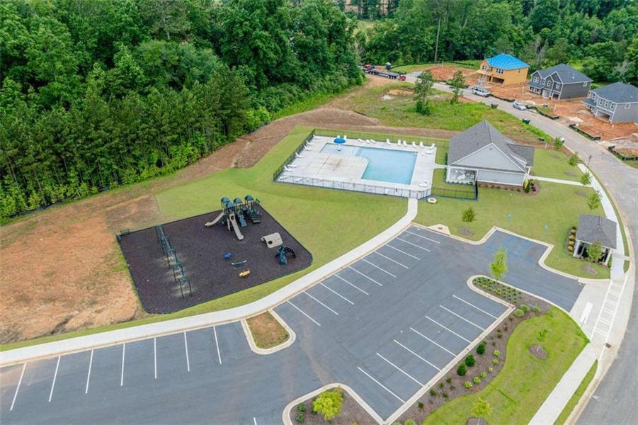 Community amenities in Crossvine Village, LaGrange (Image 10).