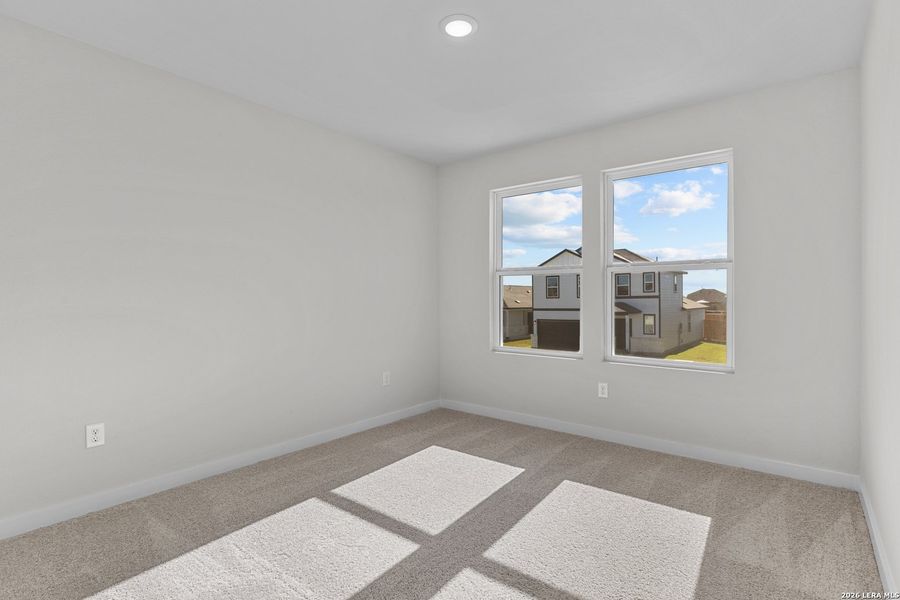 Spacious, unfurnished interior of a new home in Mesa Vista, San Antonio (Image 14).