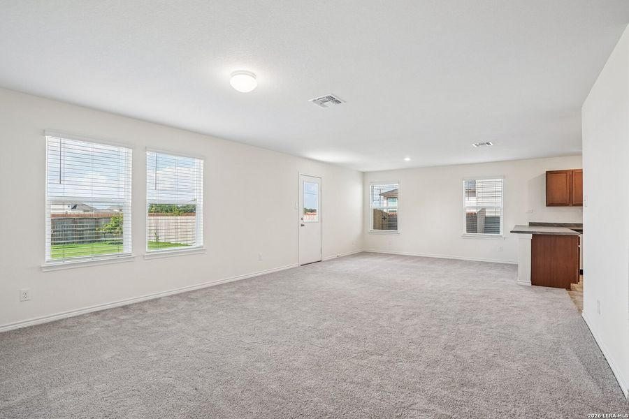 Spacious, unfurnished interior of a new home in Medina Crossing, Von Ormy (Image 29).