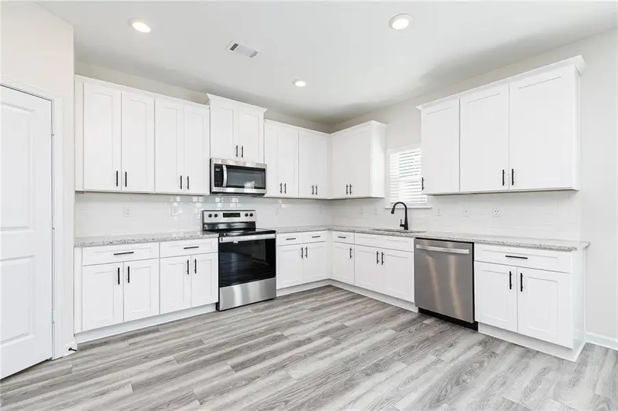 Furnished interior view inside a new home in , Jefferson (Image 10).