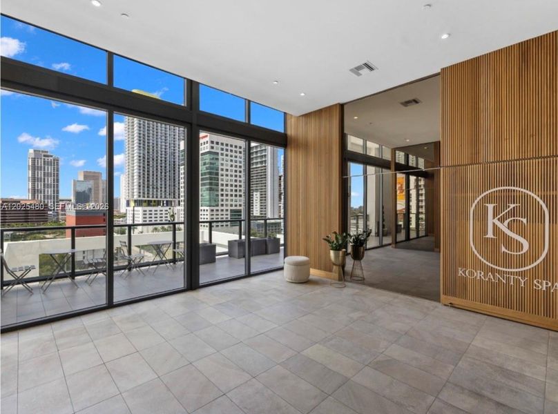 Community amenities in , Miami (Image 31). Community amenities in , Miami (Image 31).