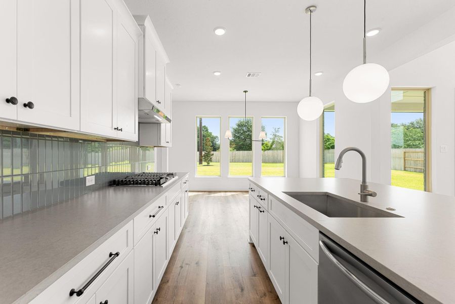 The open layout connects the kitchen and dining area perfectly, making everyday living and entertaining so easy.