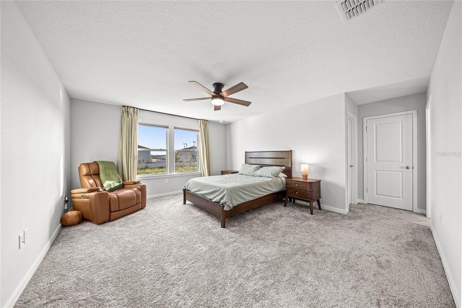 Image 40 of a home in .