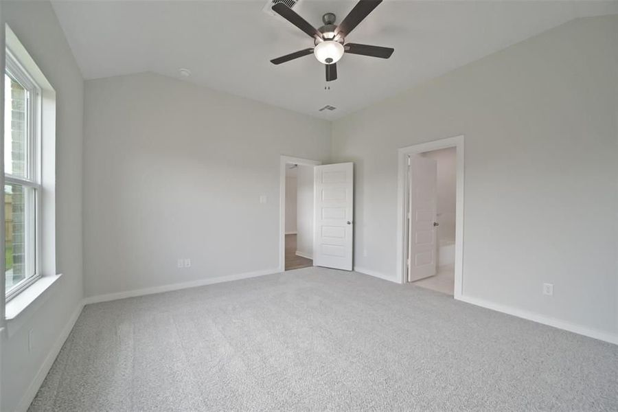 Spacious, unfurnished interior of a new home in Sunterra, Katy (Image 92). Spacious, unfurnished interior of a new home in Sunterra, Katy (Image 92).