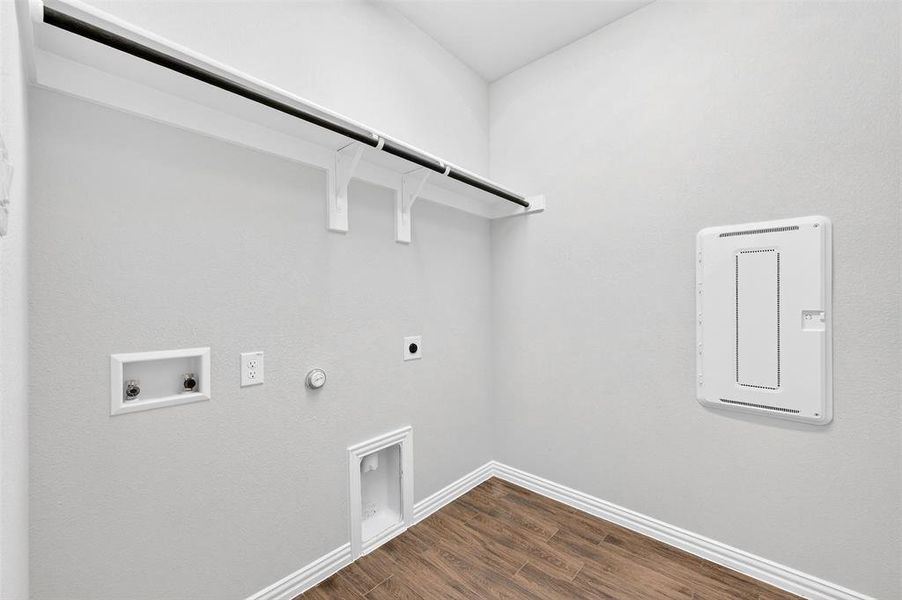 Spacious, unfurnished interior of a new home in Lily Creek at Sutton Fields, Aubrey (Image 22).