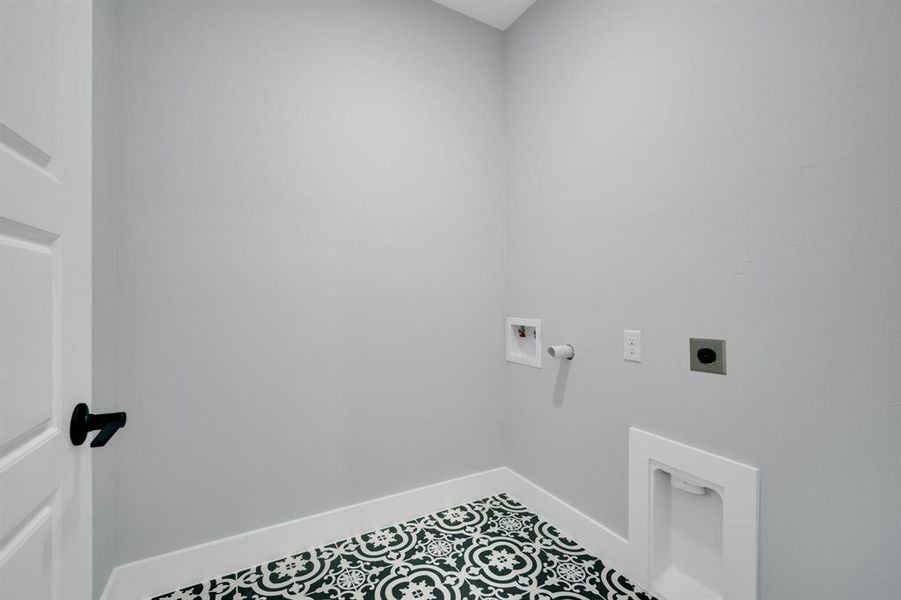 Spacious, unfurnished interior of a new home in , Kemp (Image 22).