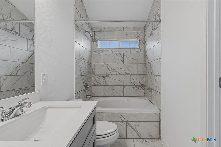Furnished interior view inside a new home in Turnbo Ranch, Killeen (Image 10).