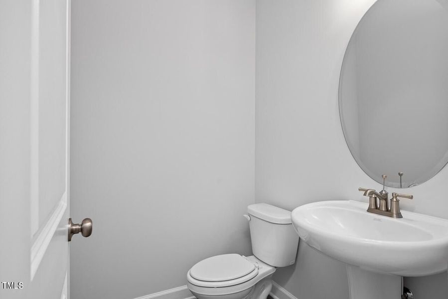 Furnished interior view inside a new home in Tobacco Road, Angier (Image 79).