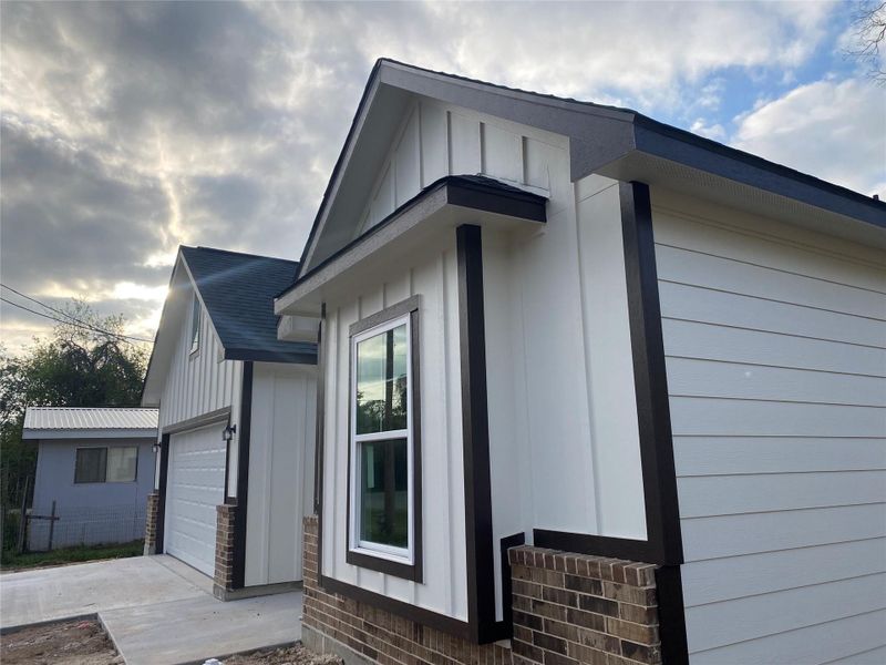 Exterior details and patio area of a home in , Columbus (Image 14).
