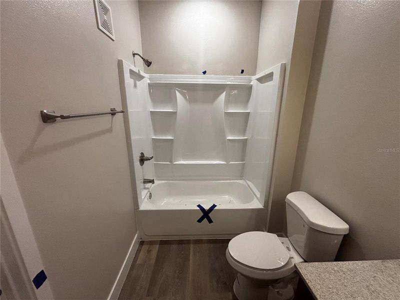 Furnished interior view inside a new home in , Orlando (Image 7).