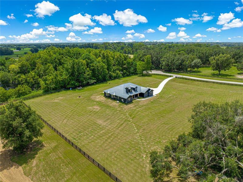 Image 51 of a home in . Image 51 of a home in .