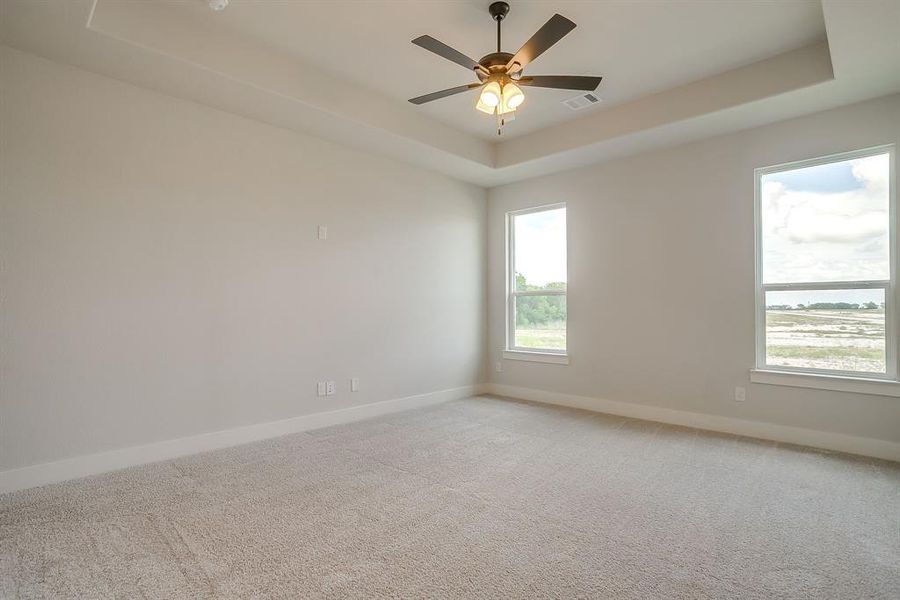 Spacious, unfurnished interior of a new home in Peaks at Lone Elm, Waxahachie (Image 32).