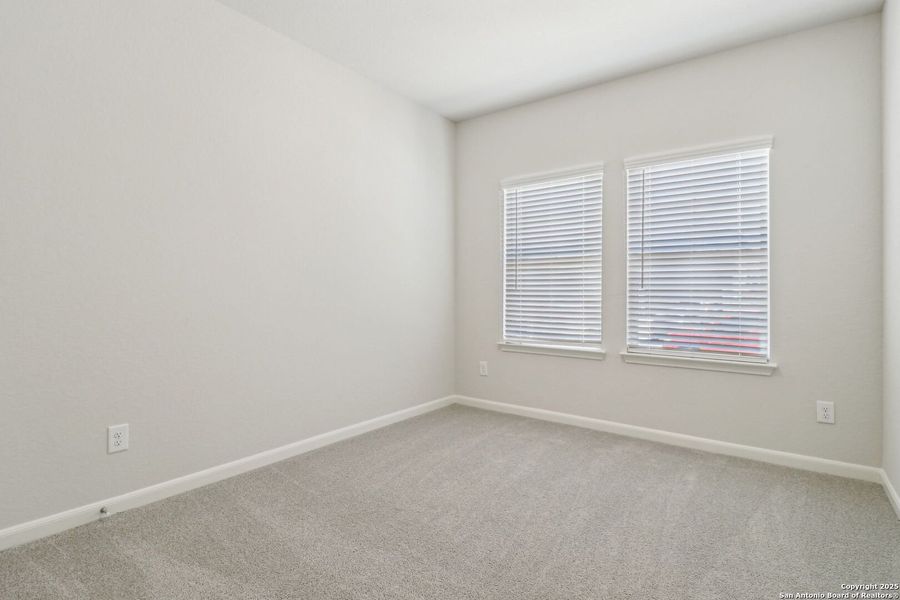 Spacious, unfurnished interior of a new home in Arcadia Ridge - Premier Series, San Antonio (Image 19).