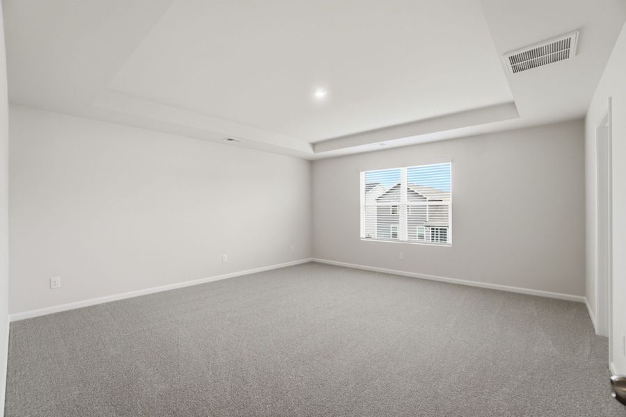 Spacious, unfurnished interior of a new home in Waxhaw Landing, Monroe (Image 18).