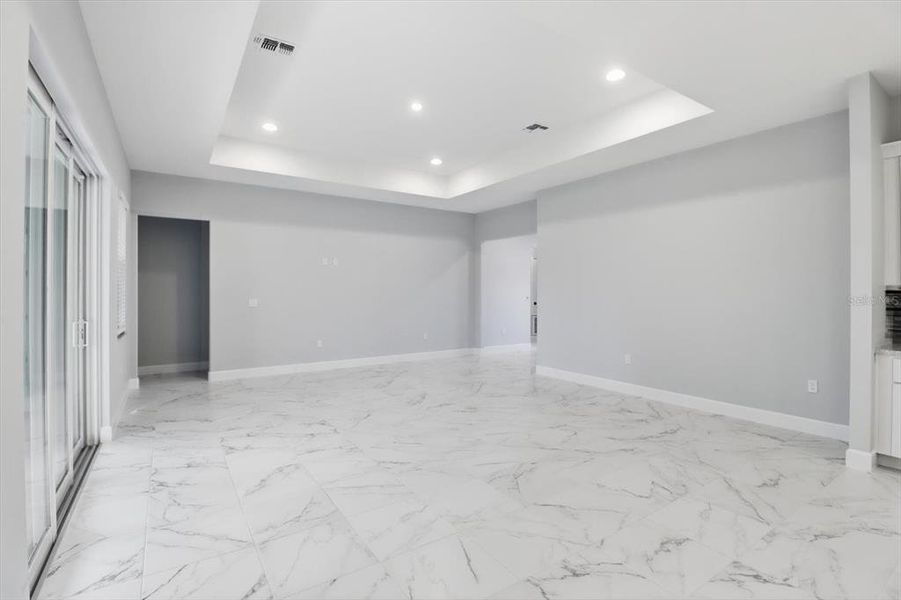 Spacious, unfurnished interior of a new home in , Beverly Hills (Image 19).