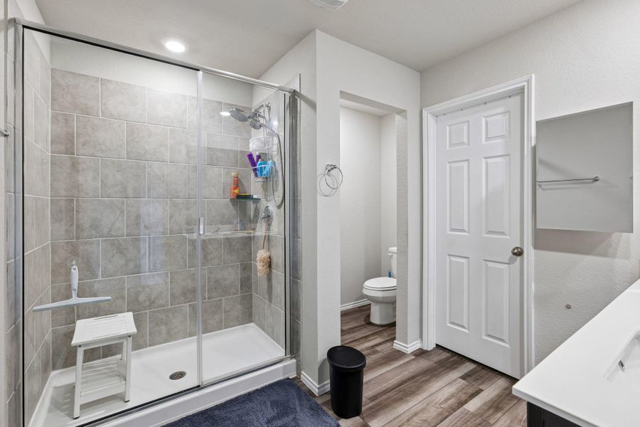 Furnished interior view inside a new home in , Copperas Cove (Image 33).
