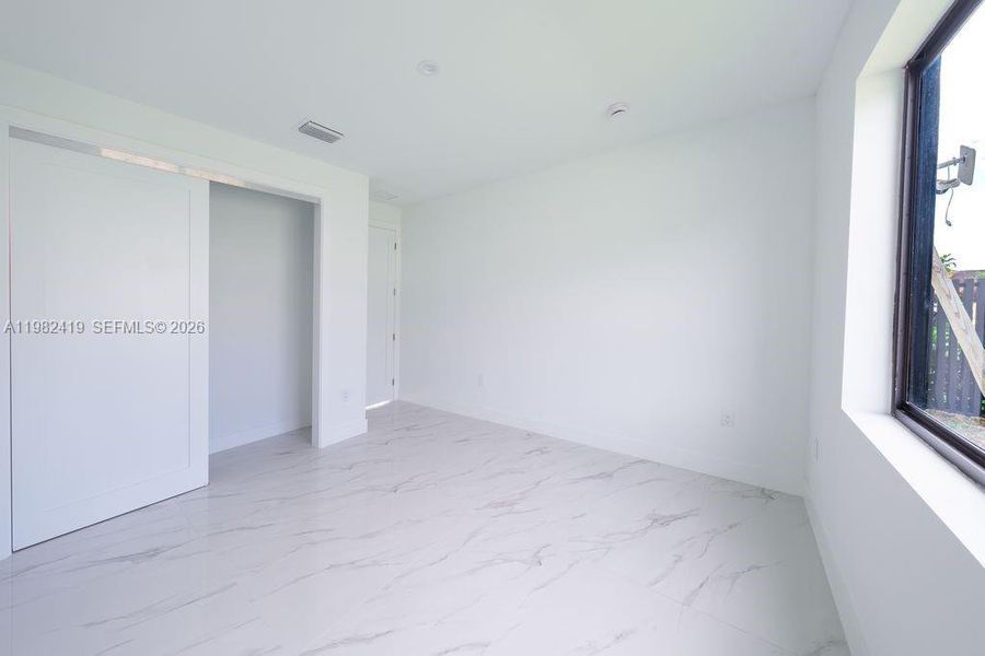 Spacious, unfurnished interior of a new home in , Miami (Image 18).