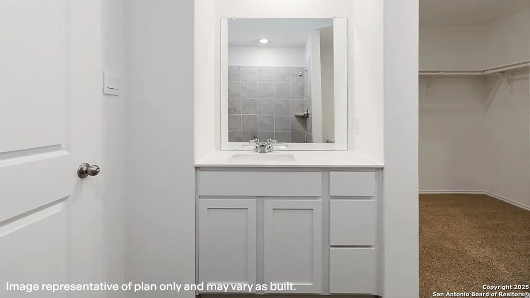 Image 41 of a home in Avenida.