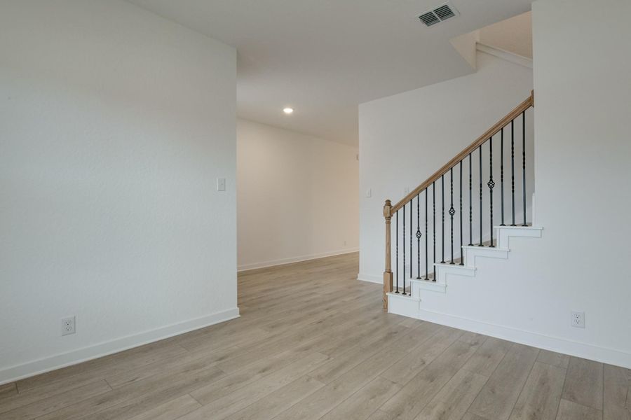 Representative unfurnished interior of a home built from the Alexis by Ashton Woods in Nopal Valley, San Antonio (Image 14).