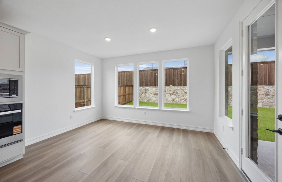 Spacious, unfurnished interior of a new home in Wilson Creek Meadows, Celina (Image 22).