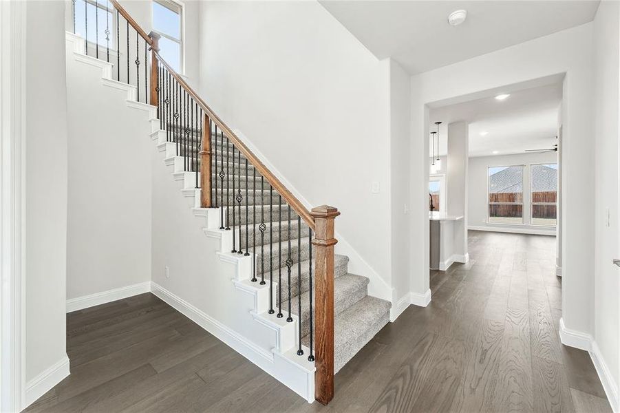 Spacious, unfurnished interior of a new home in Sable Creek, Sanger (Image 37).