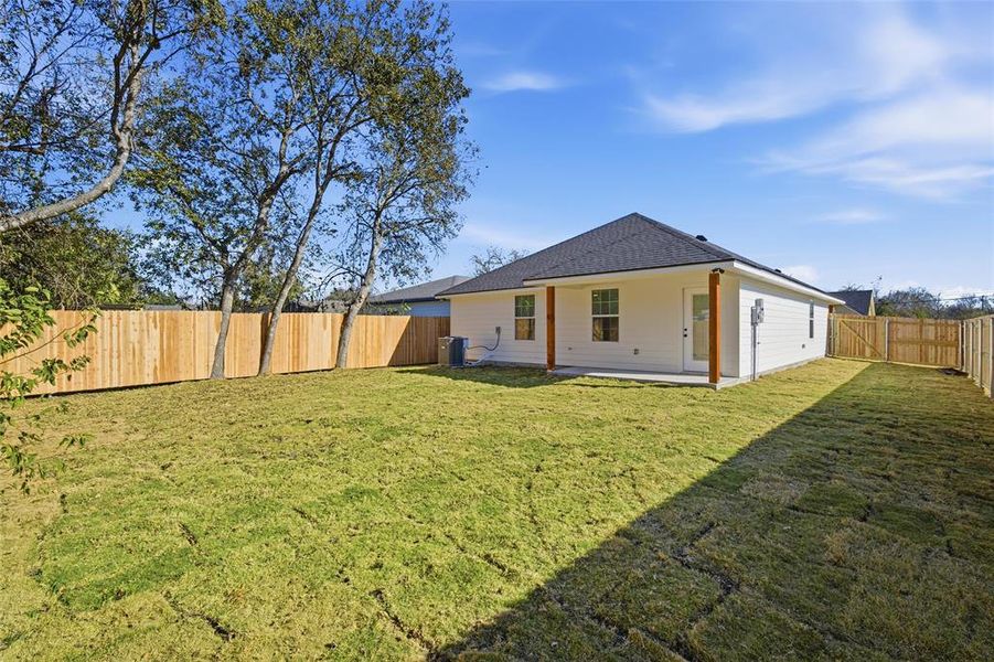 Exterior details and patio area of a home in , Waco (Image 3).