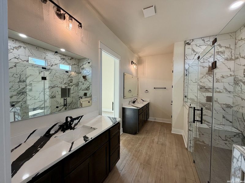 Furnished interior view inside a new home in , Floresville (Image 16).