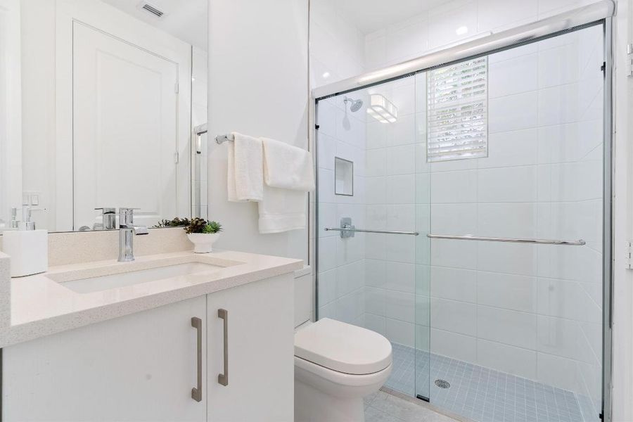 1st floor full bathroom