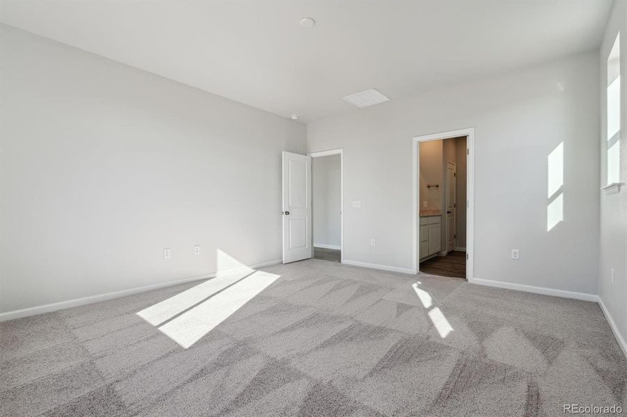 Spacious, unfurnished interior of a new home in Spring Valley Ranch, Elizabeth (Image 10).