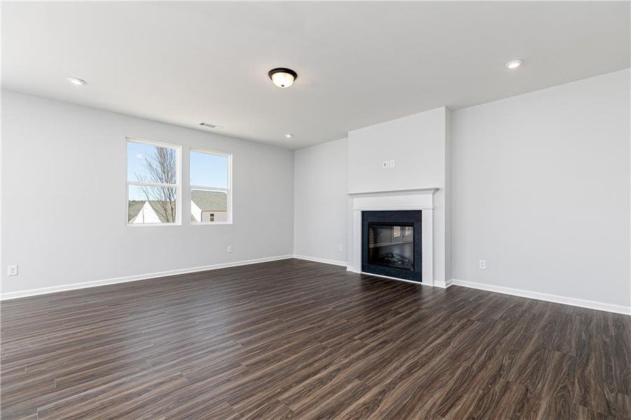 Spacious, unfurnished interior of a new home in , Powder Springs (Image 9).