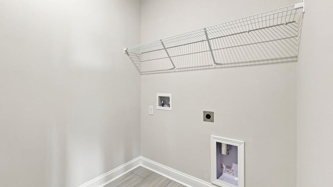 Spacious, unfurnished interior of a new home in Shadowood, Seneca (Image 36).
