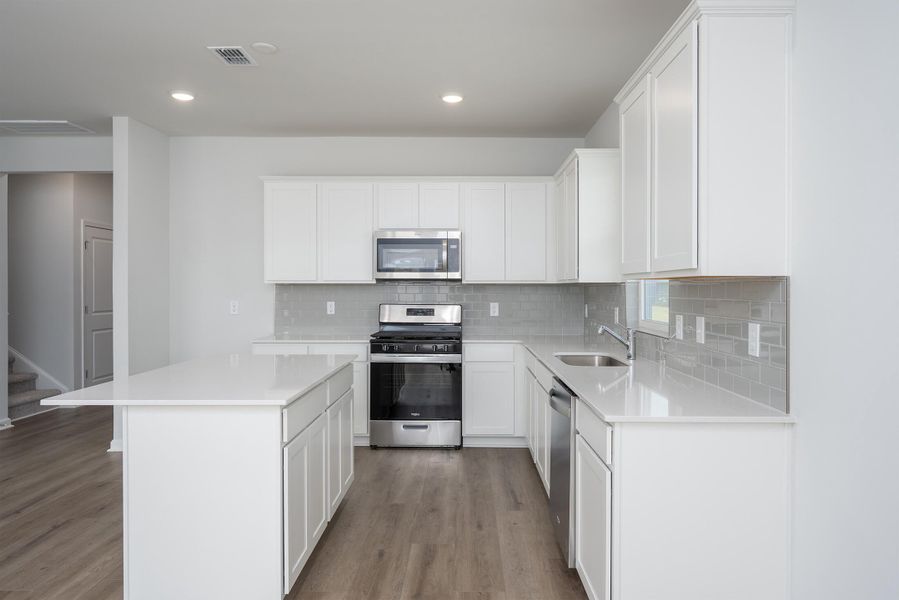 Furnished interior view inside a new home in Bradford Pointe, Summerville (Image 6). Furnished interior view inside a new home in Bradford Pointe, Summerville (Image 6).