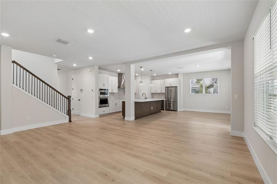 Spacious, unfurnished interior of a new home in , Tampa (Image 28).