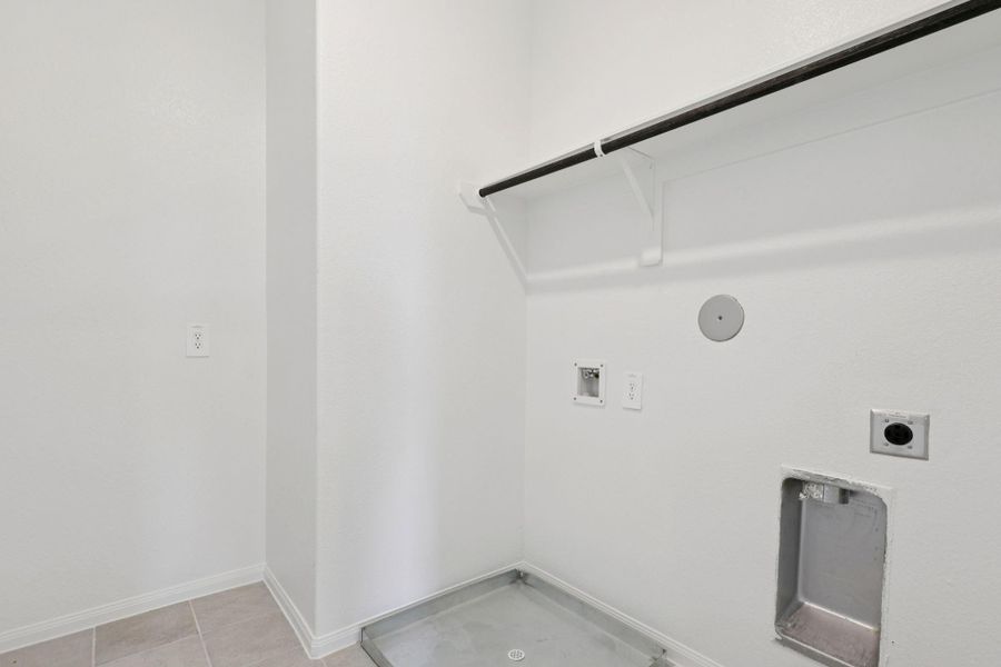 Spacious, unfurnished interior of a new home in Kemah Crossing - Luxe Series, Kemah (Image 33). Spacious, unfurnished interior of a new home in Kemah Crossing - Luxe Series, Kemah (Image 33).