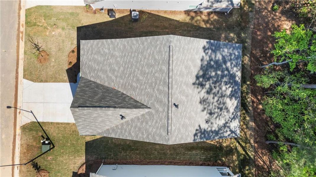 Exterior details and patio area of a home in Villages at Cedar Hill, Dallas (Image 19).