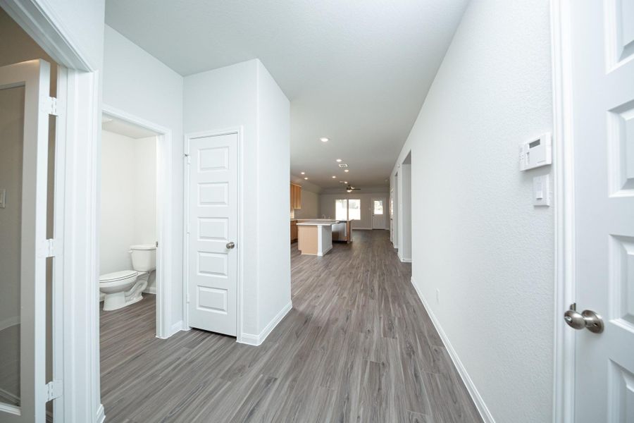 Spacious, unfurnished interior of a new home in Lake Conroe Area Homes, Montgomery (Image 16).