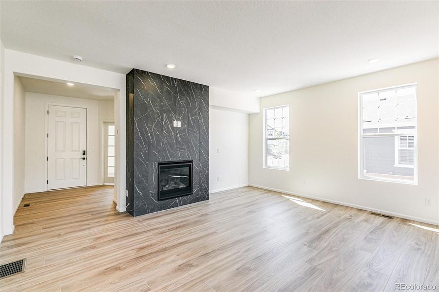 Spacious, unfurnished interior of a new home in Terrain Oak Valley, Castle Rock (Image 18).