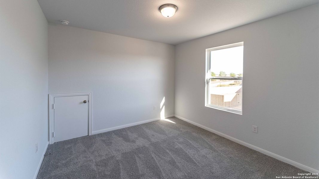 Spacious, unfurnished interior of a new home in Willow View, Converse (Image 14).
