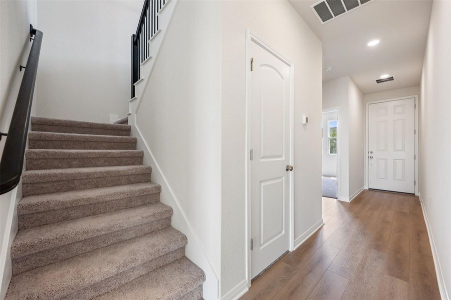 Representative images and renderings are for illustrative purposes. Actual structural options and design finishes of home may vary.
