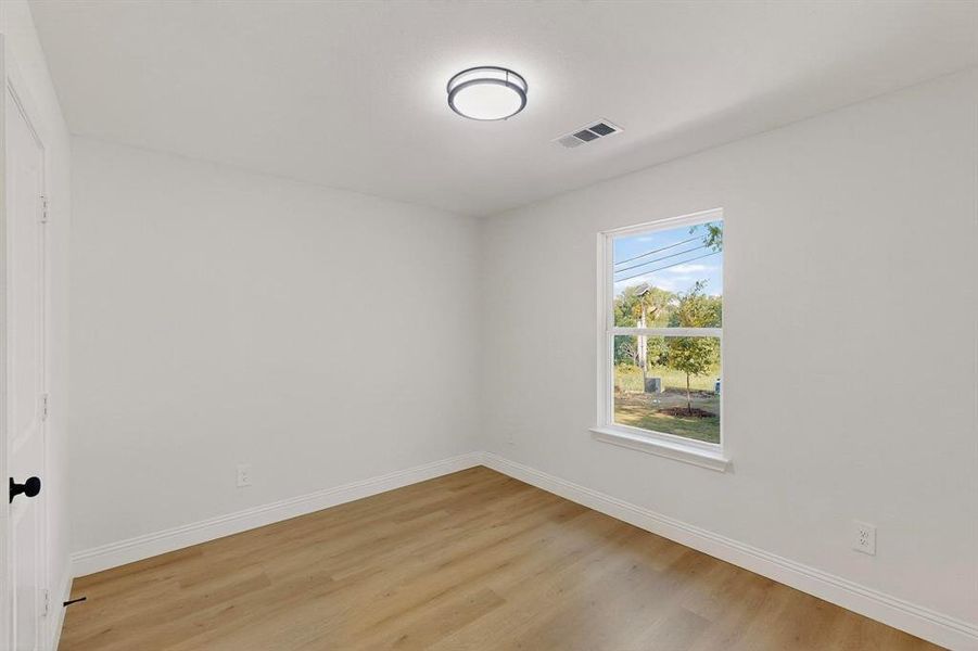 Spacious, unfurnished interior of a new home in , Dallas (Image 16).