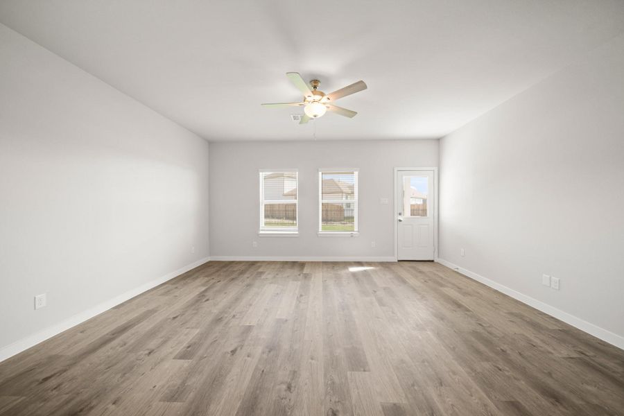 Spacious, unfurnished interior of a new home in Russell Ranch, Bay City (Image 27).