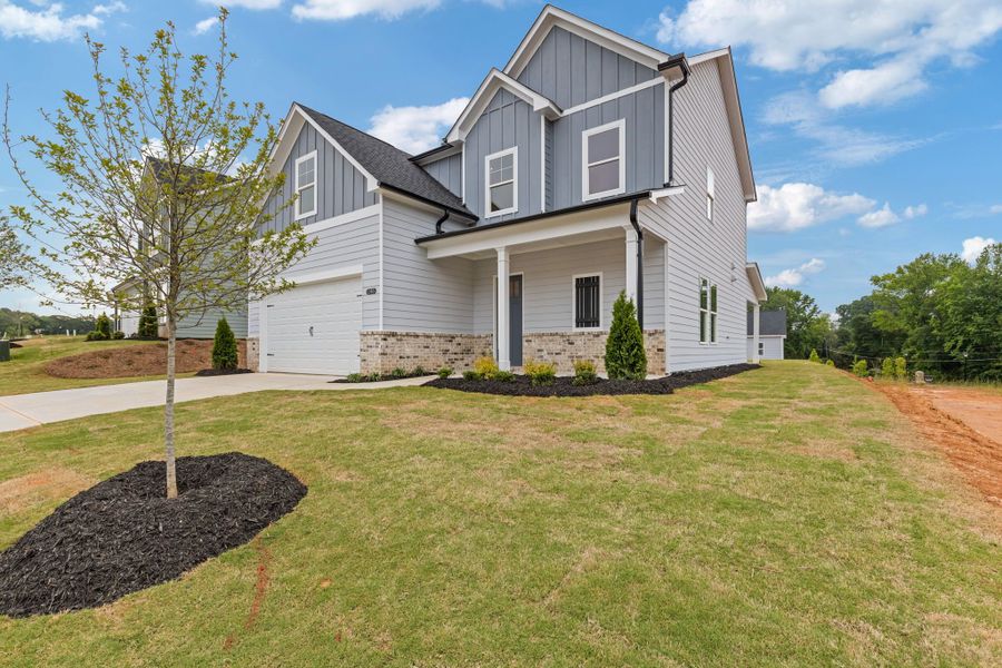 Front exterior of a home in the Red Bird Manor community, located in Jefferson, GA (Image 11). Front exterior of a home in the Red Bird Manor community, located in Jefferson, GA (Image 11).