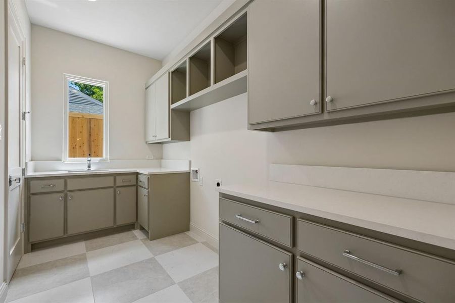 Furnished interior view inside a new home in , Dallas (Image 11).