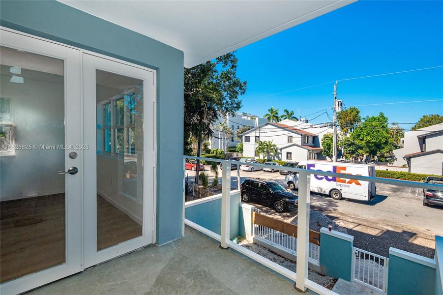 Exterior details and patio area of a home in , Fort Lauderdale (Image 2).