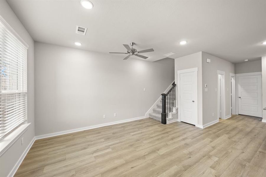 243 Wagon Spoke- Living Room-4